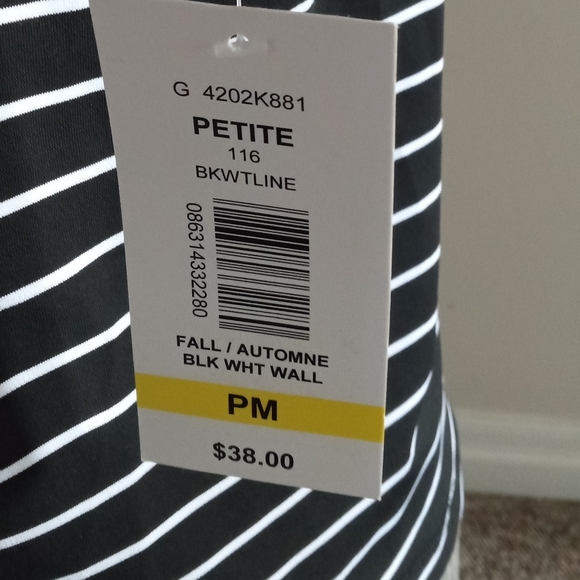 NWT TanJay Cold Shoulder Top - Picture 6 of 6